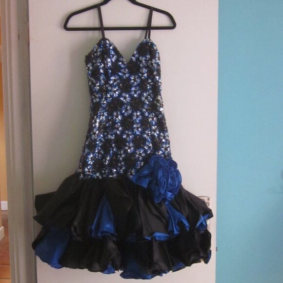 Alyce Designs Vintage Gown 8 - Picture 6 of 13